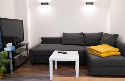 Ashton-under-Lyne Apartment | Flat near Peak District