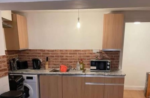 Woodside Apartment | Flat Norwood Junction