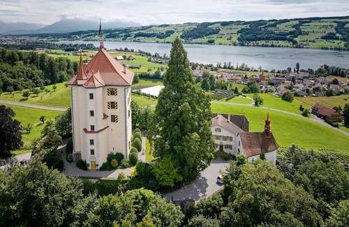 Gelfingen Apartment | Flat "Schloss Heidegg" with mountain view