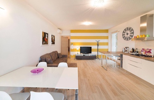 Albisano House | Flat Sunrise