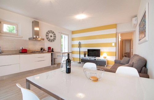 Albisano House | Flat Sunset