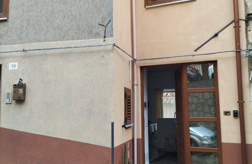 Pollina House | Flat with balcony