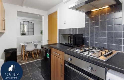 Liverpool Apartment | FLATZY - Modern Apartment Close to Football Stadiums
