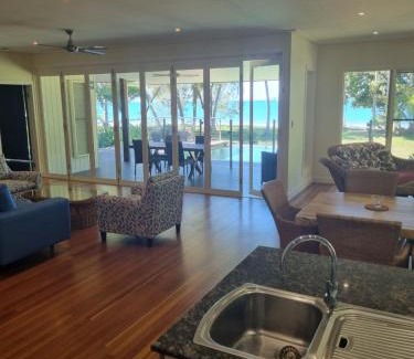 Mission Beach House | Fleur De Mayo