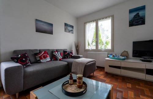 Le Chateau-d'Oleron House | fleur de sel d Oléron 3 chambres