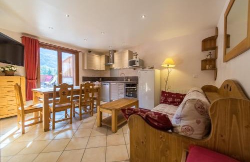Lanslevillard Apartment | Fleurs et Neige