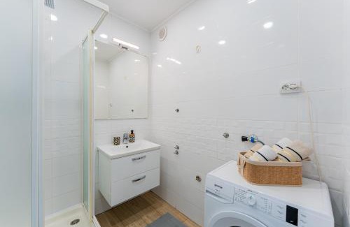 Zagreb Apartment | Flex SelfCheckIns 156 - Zagreb - Bedroom - Loggia