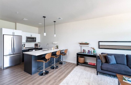 Lower East Side Apartment | Flexhome East Side Luxury 1BR Apt - Near Brady St with Balcony and Lounge