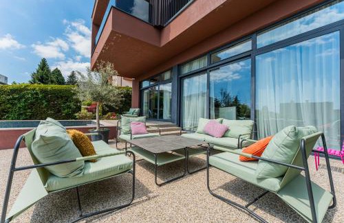 Zagreb Apartment | Flexible SelfCheckIns 140 - The most Luxurious Villa with Private pool in Zagreb