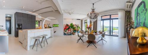 Zagreb Apartment | Flexible SelfCheckIns 140 - The most Luxurious Villa with Private pool in Zagreb