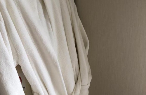 Ingoldmells Apartment | FLIP FLOPS SUN SEA AND SAND HOLIDAYS FREE ENTERTAINMENT, WIFI, SPORTS BAR, FAMILY & PET FRIENDLY CLOSE TO BEACH, FANTASY ISLAND, CLUBS, PUBS AND MORe