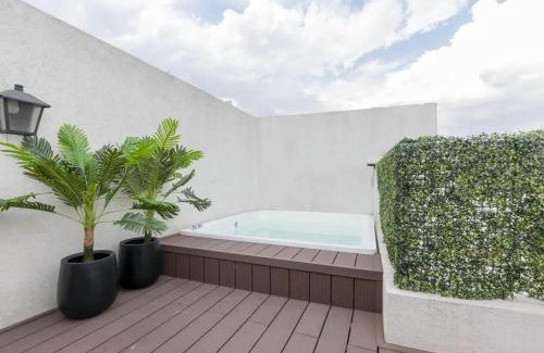 Chacarita Apartment | Fliphaus Loyola 1500 'B' - 3 Bd 4 Ba Patio Grill & BBQ