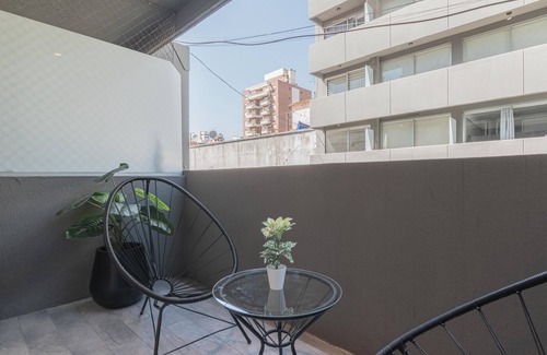 Constitucion Apartment | Fliphaus + Tacuari 1100 - Loft San Telmo