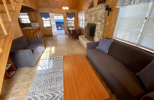 Sabinal Cabin | Float 2 Cabin! Comanche Crossing, Private River Access, Near Music Venues!