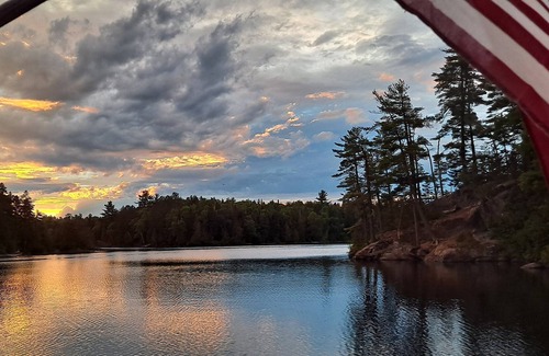 Greenville Junction Cabin | Floating Cabin on Moosehead Lake **veteran, first-responder, educator discounts*