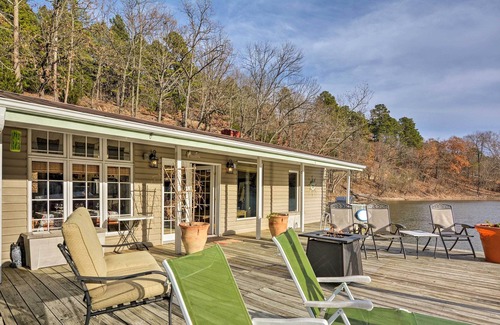 Eucha Cottage | Floating 'cabana Exotica' on Grand Lake w/2 Docks!