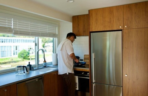 Mill Valley Apartment | Floating condo 'B' on Sausalito's Richardson Bay