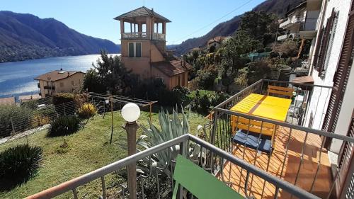 Moltrasio Apartment | Flora