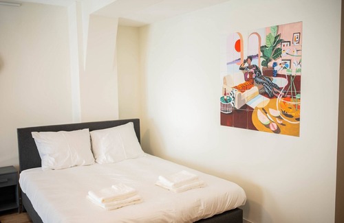 Kop van Zuid Apartment | Flora serviced apartment 44m2 -PRH13F-