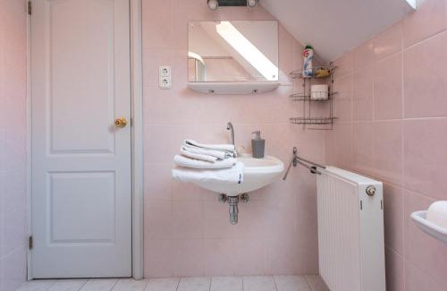 Heviz Apartment | Flora Villa