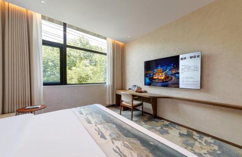Lianhu House | Floral Hotel Yinshiyi Chang'an, Xi'an Bell and Drum Tower Sajinqiao Subway Station