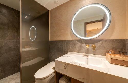 Lianhu House | Floral Hotel Yinshiyi Chang'an, Xi'an Bell and Drum Tower Sajinqiao Subway Station