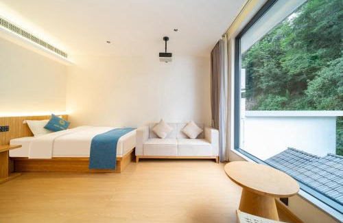 Jingxian Hotel | Floral Luxury Xijiantang B&B