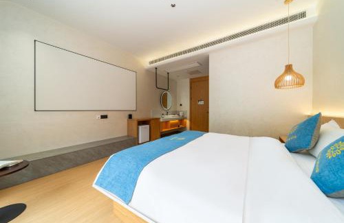 Jingxian Hotel | Floral Luxury Xijiantang B&B