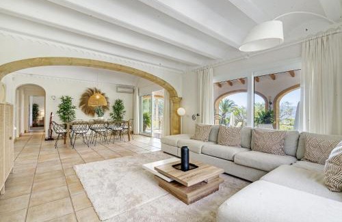 Ermita Villa | Flores