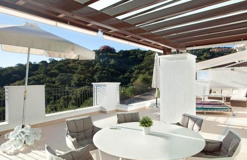 Ojen Apartment | Floresta Mairena