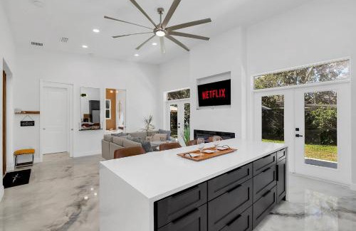 Kissimmee House | Florida HappyNest Secluded Luxury Guesthouse