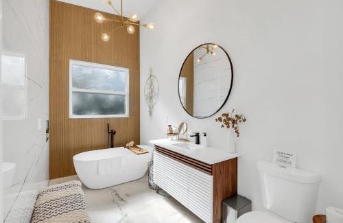 Kissimmee House | Florida HappyNest Secluded Luxury Guesthouse