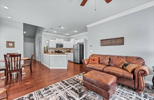 Bentonville House | Flourishing Palm Place 3 BR 2 BA near XNA