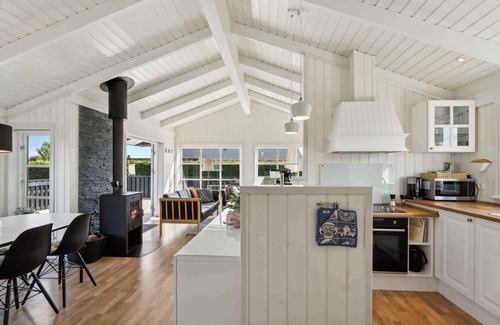 Flovt Strand House | Flovt Beach – Peace and private garden