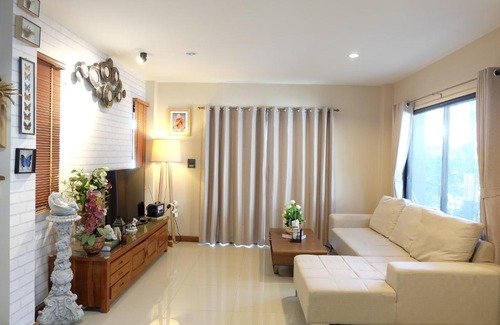 Pak Chong House | Flower Lover House pakchong