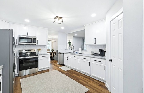 Flower Mound House | Flower Mound Manor - Modern 3BR New Construction