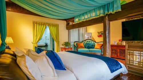 Dayan Old Town House | Flower without boundry