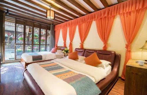 Dayan Old Town House | Flower without boundry