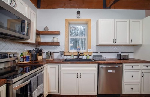 North Pole Apartment | Fly Away Home with Aurora Views