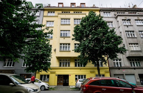 Bubenec Apartment | Flying Bed Apartment close to Castle