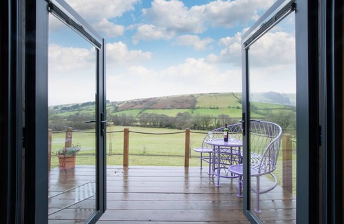 Trecastle House | Flying Scotsman - One Bedroom House, Sleeps 2