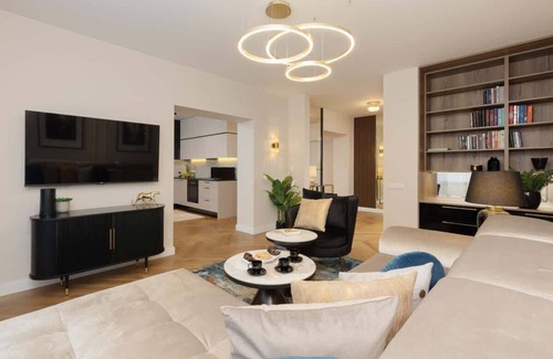 Srodmiescie Apartment | Foksal 12/14 | Residence LUX Blue Moon | Warsaw