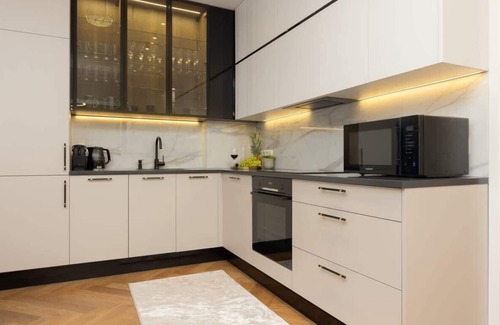 Srodmiescie Apartment | Foksal 12/14 | Residence LUX Blue Moon | Warsaw