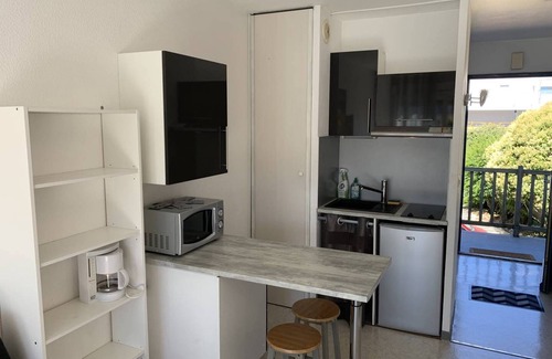 La Rochelle Apartment | Fonctionnel avec balcon et parking, proche ville