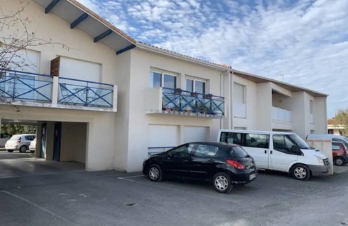 La Rochelle Apartment | Fonctionnel avec balcon et parking, proche ville