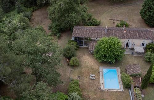 Leogeats House | Fond de Bacquey