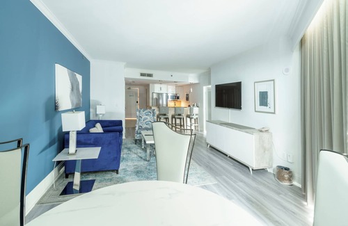 Mid Beach Apartment | FONTAINEBLEAU HOTEL 4 BEDROOM/6 BATHROOM 36TH FLOOR (4 unit suite)
