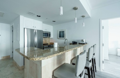 Mid Beach Apartment | FONTAINEBLEAU HOTEL 4 BEDROOM/6 BATHROOM 36TH FLOOR (4 unit suite)