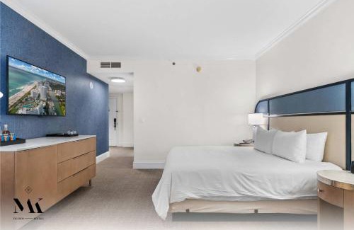 Mid Beach Apartment | FontaineBleau Resort High Floor w Ocean Views