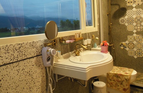 Dongshan Bed & Breakfast | Footprint B&B